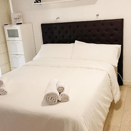 ミラノAccogliente Loft A 8 Min Dal Duomoアパートメント エクステリア 写真